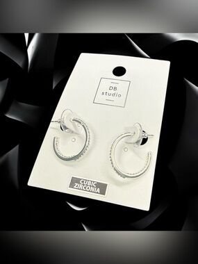 🩶DB STUDIO🩶Silver-Tone Cubic Zirconia Hoop Earrings/NWT